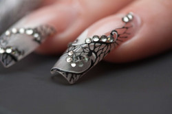 Chablon ongle à Louvroil